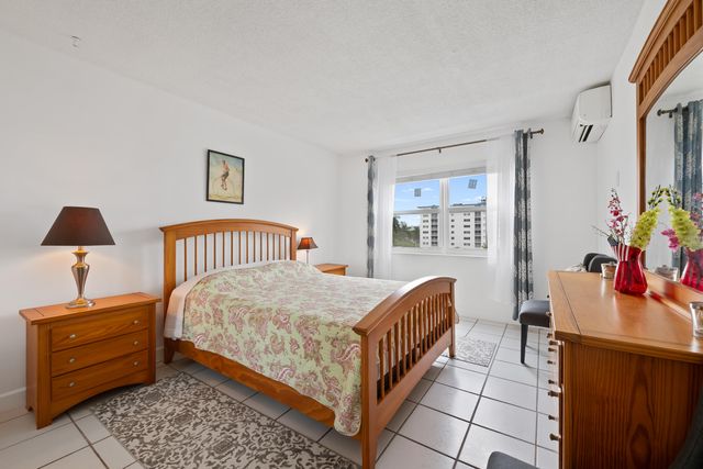 720 Orton Avenue 402, Fort Lauderdale, FL 33304