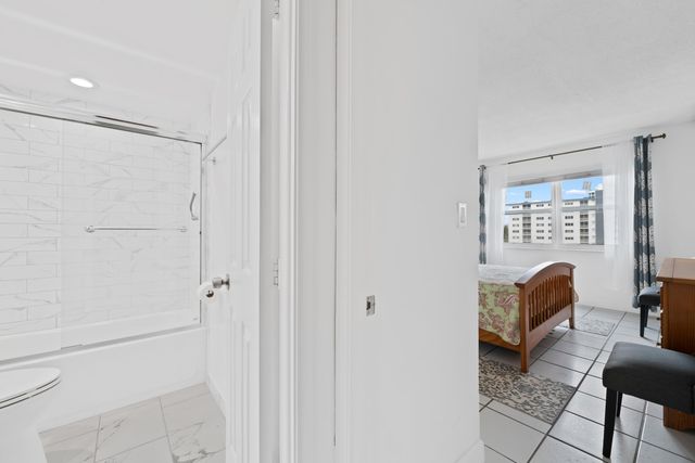 720 Orton Avenue 402, Fort Lauderdale, FL 33304