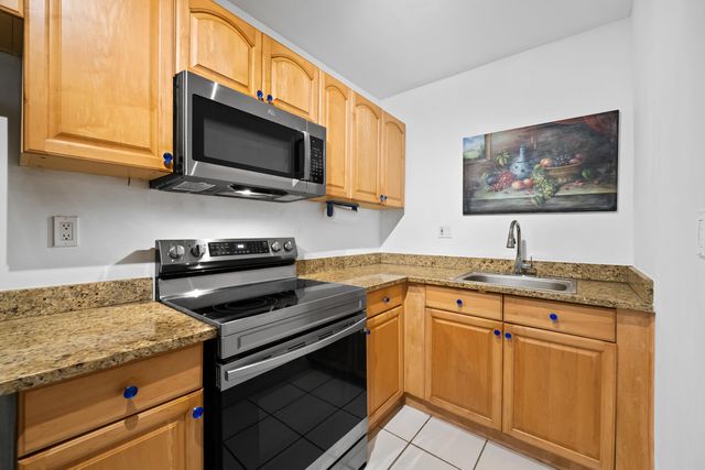 720 Orton Avenue 402, Fort Lauderdale, FL 33304
