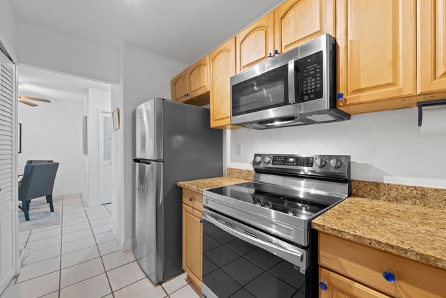 720 Orton Avenue 402, Fort Lauderdale, FL 33304