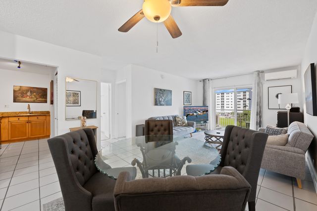 720 Orton Avenue 402, Fort Lauderdale, FL 33304