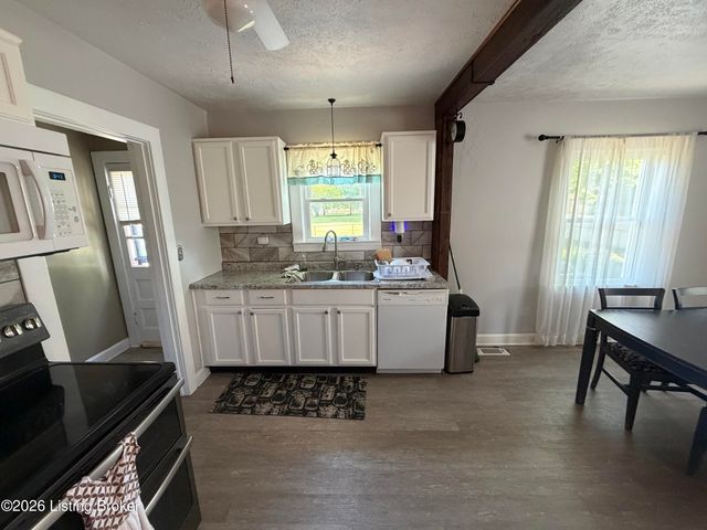 4906 Valley Station Rd, Louisville, KY 40272