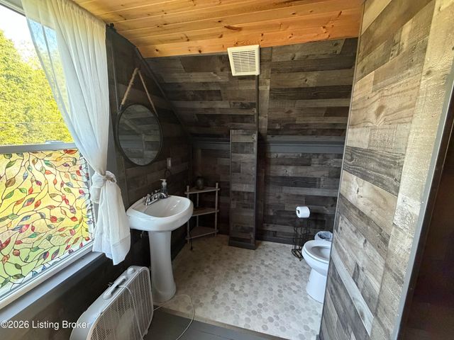 4906 Valley Station Rd, Louisville, KY 40272