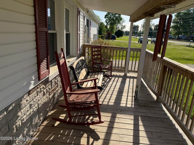 4906 Valley Station Rd, Louisville, KY 40272