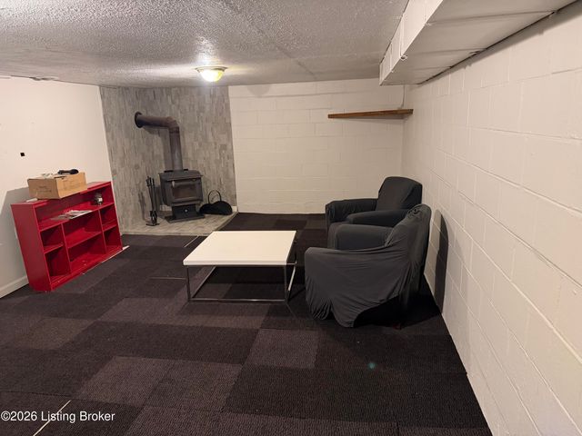 4906 Valley Station Rd, Louisville, KY 40272