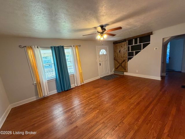 4906 Valley Station Rd, Louisville, KY 40272