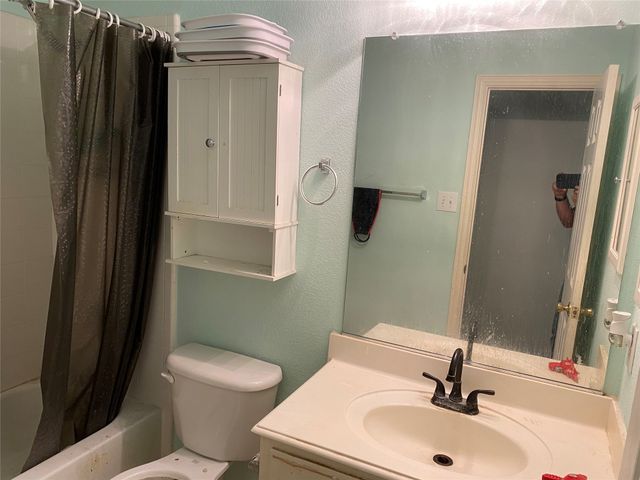 5205 Bay View Drive, Fort Worth, TX 76244