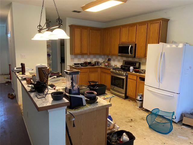 5205 Bay View Drive, Fort Worth, TX 76244