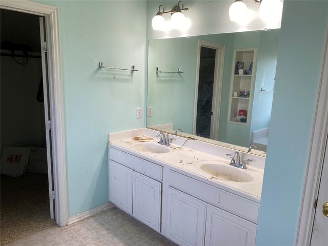 5205 Bay View Drive, Fort Worth, TX 76244