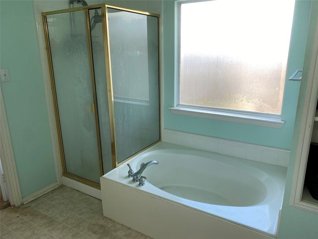 5205 Bay View Drive, Fort Worth, TX 76244