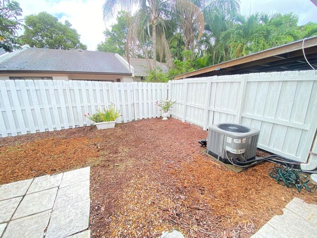 6729 NW 29th Way, Fort Lauderdale, FL 33309