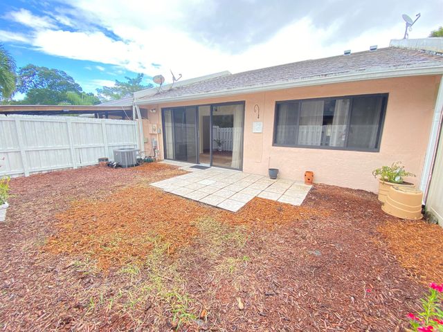 6729 NW 29th Way, Fort Lauderdale, FL 33309