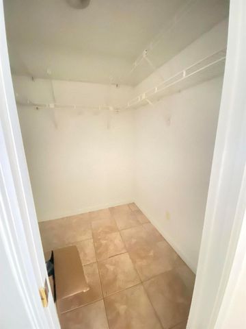 6729 NW 29th Way, Fort Lauderdale, FL 33309