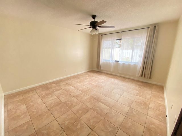6729 NW 29th Way, Fort Lauderdale, FL 33309