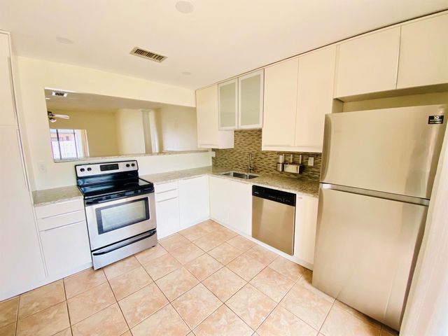 6729 NW 29th Way, Fort Lauderdale, FL 33309