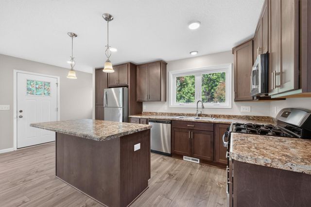 2131 Bryant Avenue N, Minneapolis, MN 55411