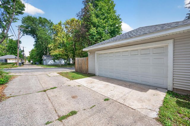 2131 Bryant Avenue N, Minneapolis, MN 55411