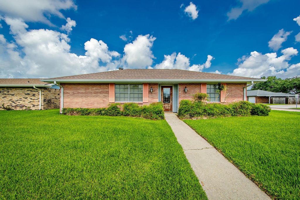 600 Oaklawn Dr, Houma, LA 70363