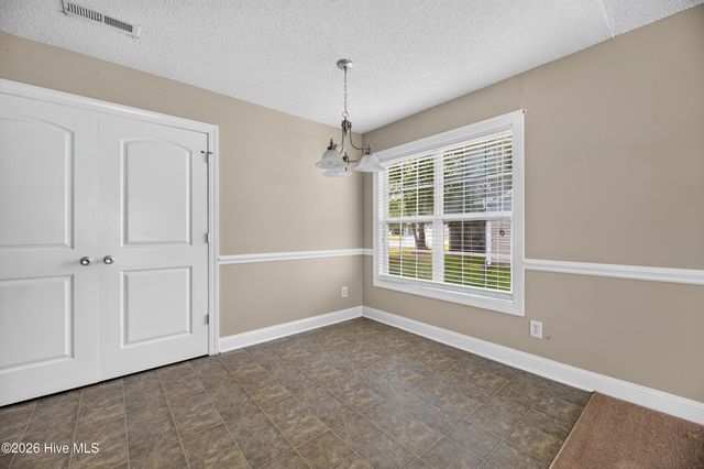 2552 Saddleback Drive B, Winterville, NC 28590