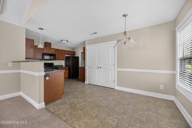 2552 Saddleback Drive B, Winterville, NC 28590