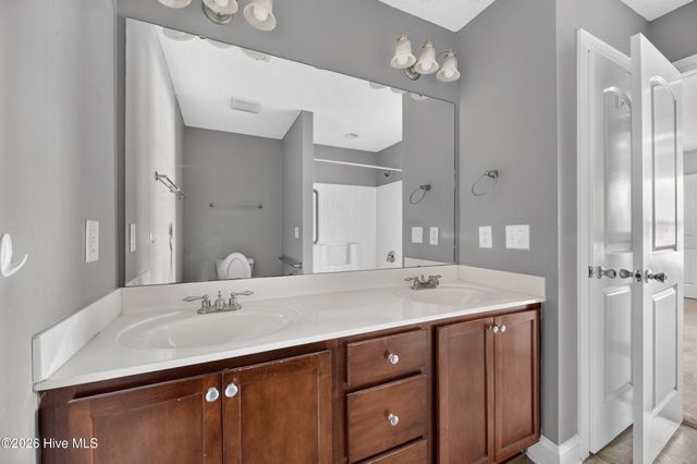 2552 Saddleback Drive B, Winterville, NC 28590