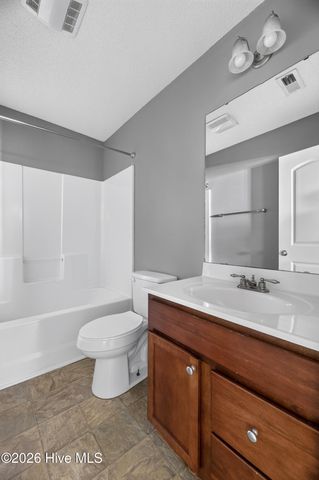2552 Saddleback Drive B, Winterville, NC 28590
