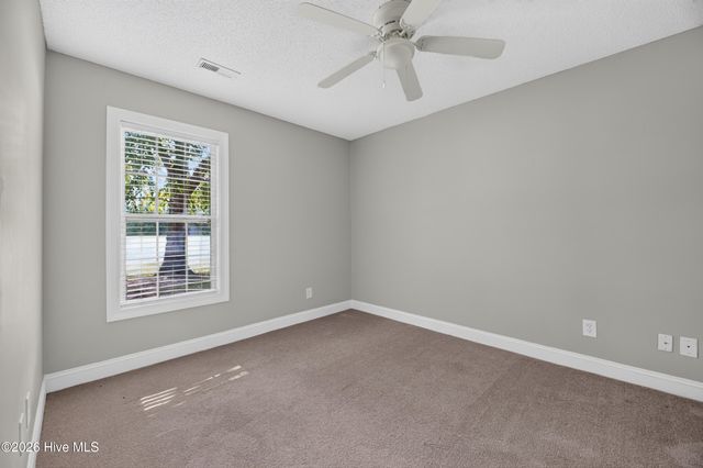 2552 Saddleback Drive B, Winterville, NC 28590