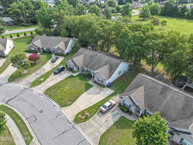 2552 Saddleback Drive B, Winterville, NC 28590