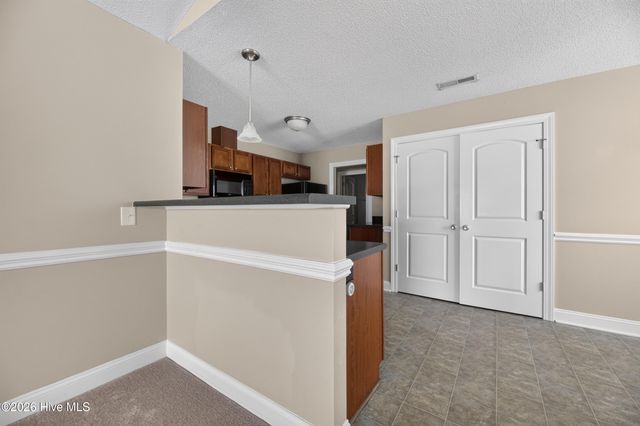2552 Saddleback Drive B, Winterville, NC 28590