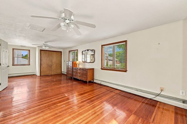 70 Hovey St, Watertown, MA 02472