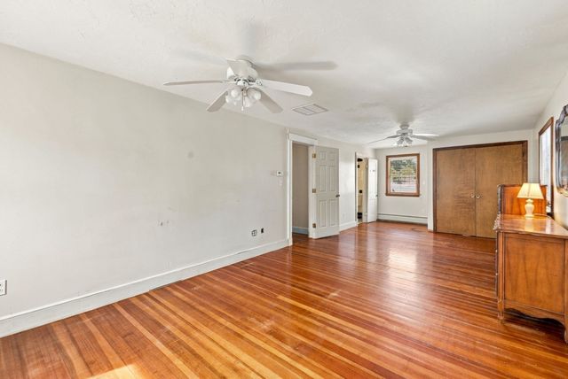 70 Hovey St, Watertown, MA 02472