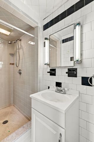 70 Hovey St, Watertown, MA 02472