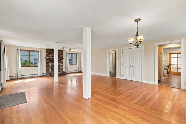 70 Hovey St, Watertown, MA 02472