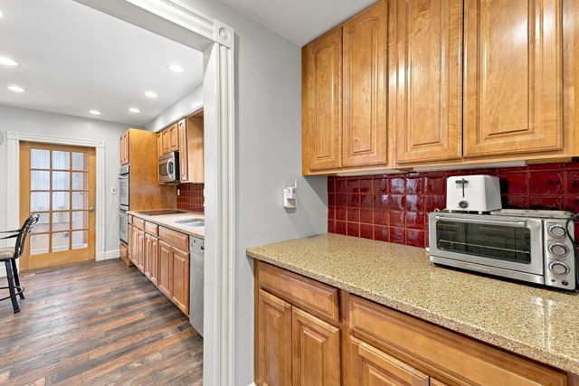 70 Hovey St, Watertown, MA 02472