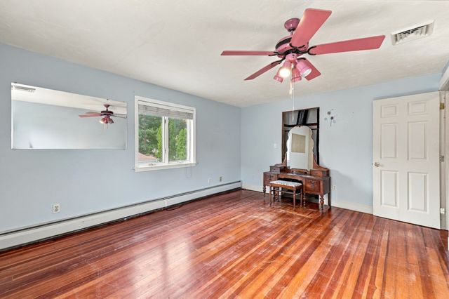70 Hovey St, Watertown, MA 02472