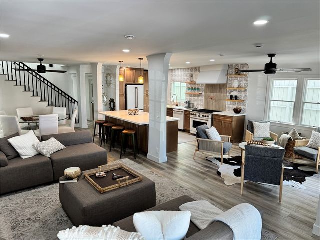 173 Glendora Avenue, Long Beach, CA 90803