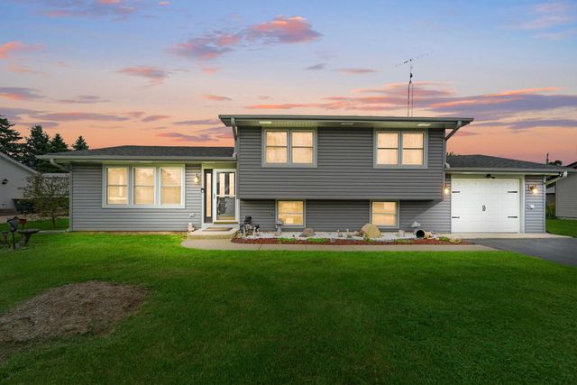 1937 Willow ROAD, Twin Lakes, WI 53181