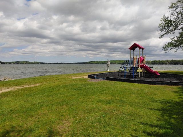 1937 Willow ROAD, Twin Lakes, WI 53181