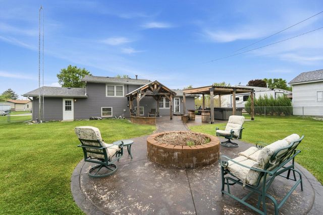 1937 Willow ROAD, Twin Lakes, WI 53181