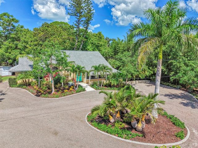 2137 WORRINGTON STREET, Sarasota, FL 34231