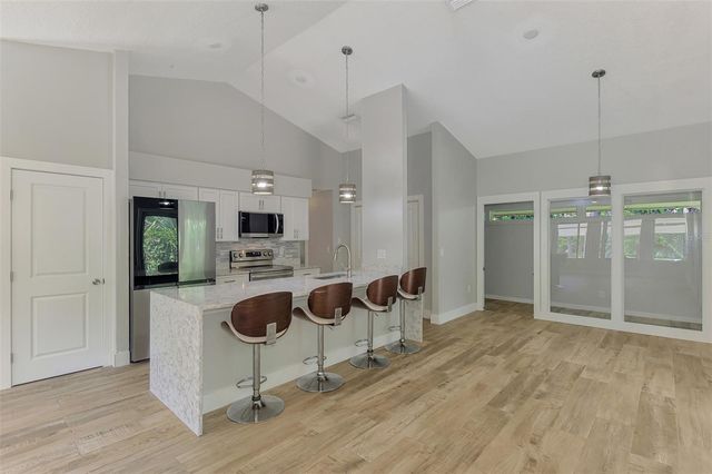 2137 WORRINGTON STREET, Sarasota, FL 34231