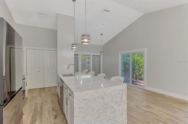2137 WORRINGTON STREET, Sarasota, FL 34231