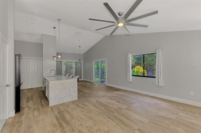 2137 WORRINGTON STREET, Sarasota, FL 34231