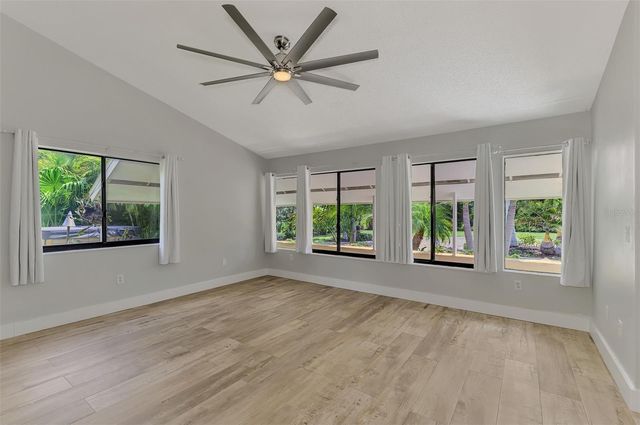 2137 WORRINGTON STREET, Sarasota, FL 34231