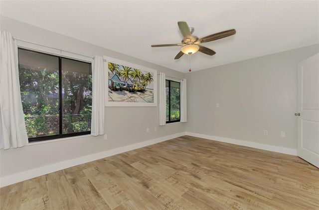 2137 WORRINGTON STREET, Sarasota, FL 34231