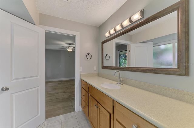 2137 WORRINGTON STREET, Sarasota, FL 34231