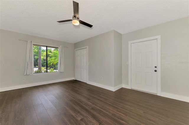 2137 WORRINGTON STREET, Sarasota, FL 34231