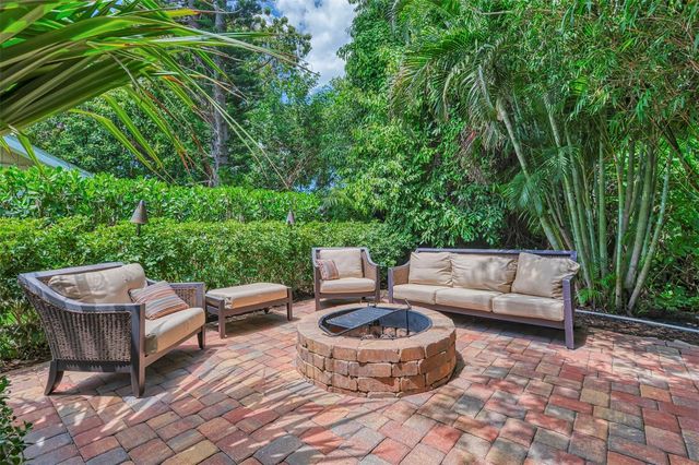 2137 WORRINGTON STREET, Sarasota, FL 34231