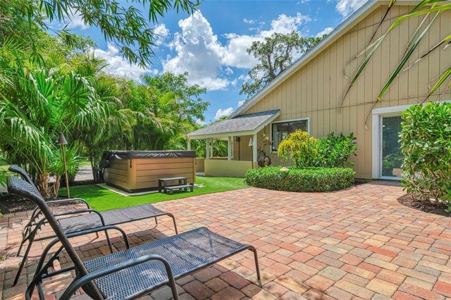 2137 WORRINGTON STREET, Sarasota, FL 34231