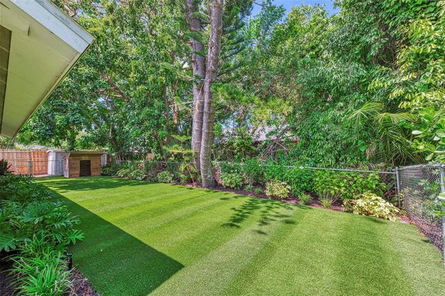2137 WORRINGTON STREET, Sarasota, FL 34231